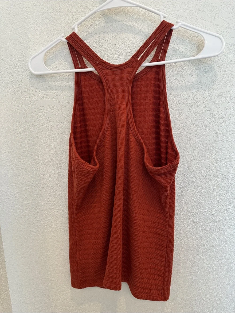 GAP Rust Ribbed Racerback Tank Top - Picture 2 of 2
